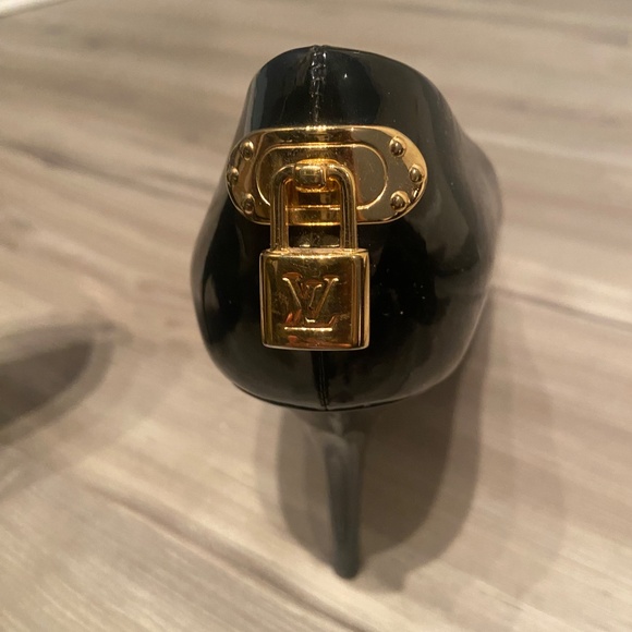 Louis Vuitton Lock Heels - Picture 2 of 5